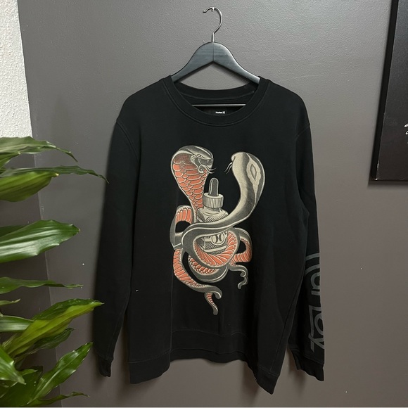 Graphic Crewneck Pullover Hurley Snake Design Size Extra Large ($35) - Picture 1 of 3